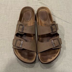 Cushionaire Sandals